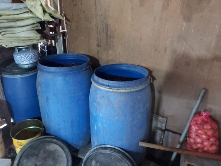 Adana’da 3 bin 650 litre kaçak içki ele geçirildi