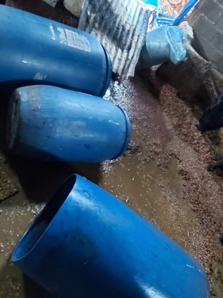 Adana’da 3 bin 650 litre kaçak içki ele geçirildi
