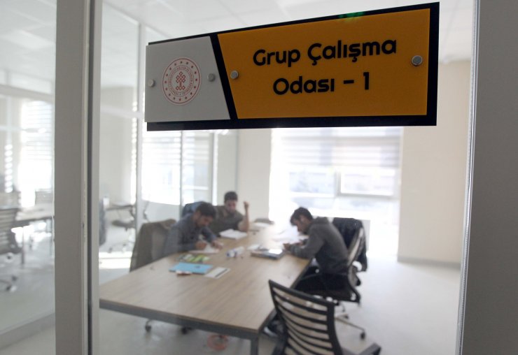 Bu kütüphaneye giren çıkmak istemeyecek