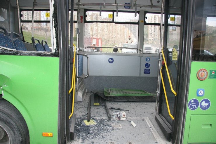 Arızalanan otobüs duvara çarparak durabildi
