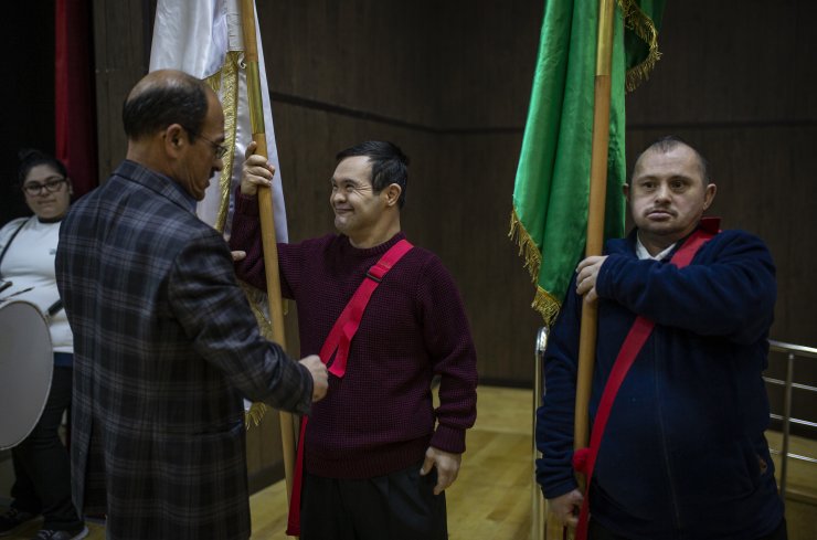 Down sendromlu iki arkadaşın mehter tutkusu