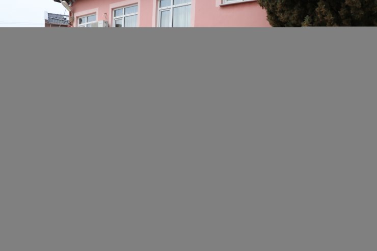 Edirne'de belediyeye gelen 30 müteahhitle Kovid-19 tedbirleri kapsamında açık havada görüşüldü