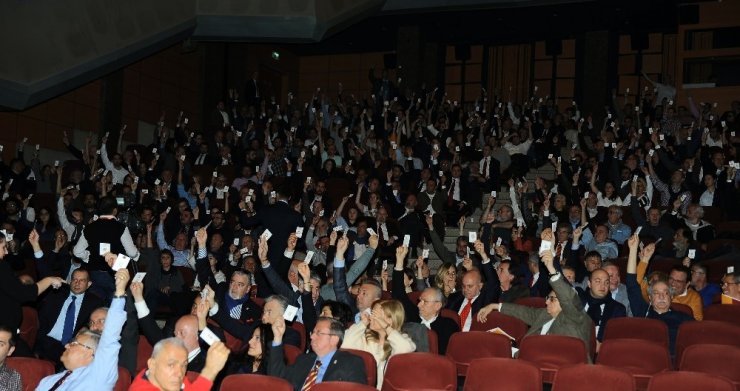 Galatasaray’da genel kurul toplantısı ertelendi
