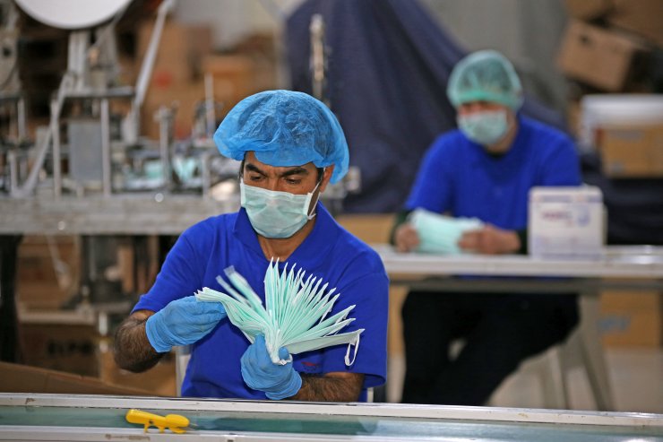 İhracatı durduran maske üreticileri iç talebe yetişmeye çalışıyor