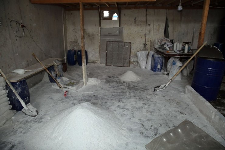 Merdiven altı temizlik ürünleri imalathanesine baskın: Ekipler şoke oldu