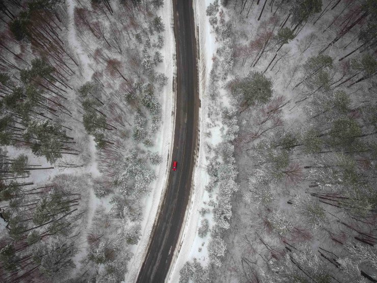Kar yağışı Domaniç Dağları'nı beyaza bürüdü