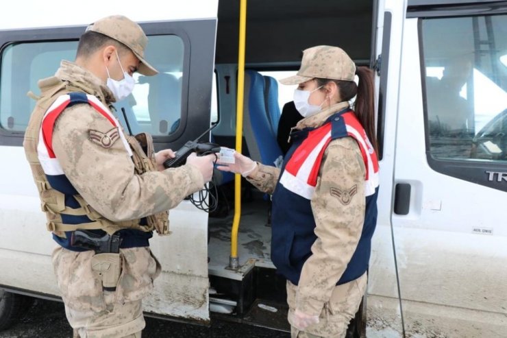 Kars’ta jandarma sikke ele geçirdi