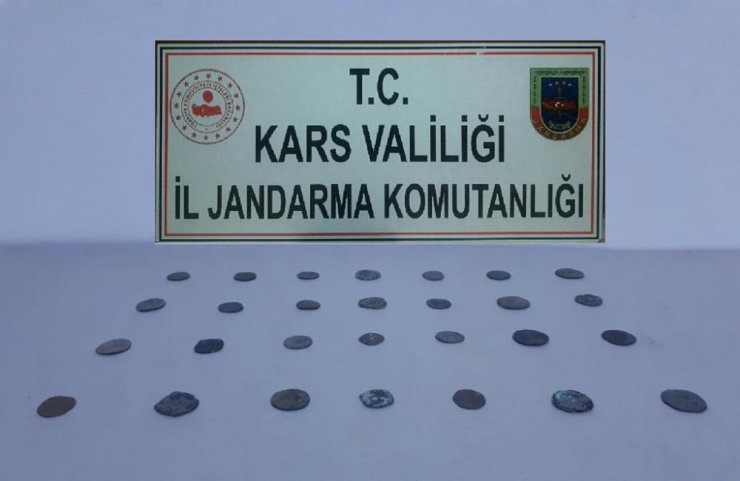 Kars’ta jandarma sikke ele geçirdi
