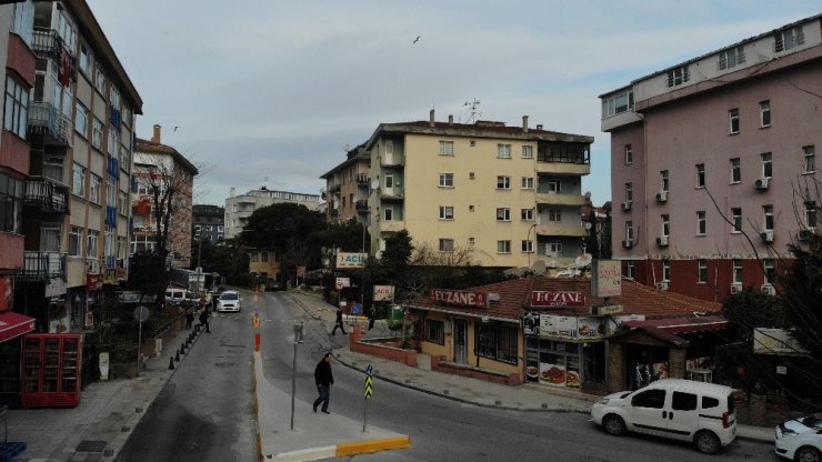 Pendik’te balkonları çöken bina havadan görüntülendi