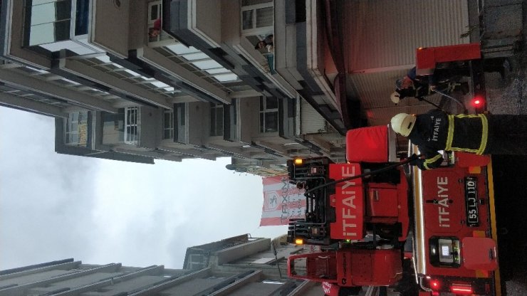 Bacadan çıkan duman itfaiyeyi alarma geçirdi