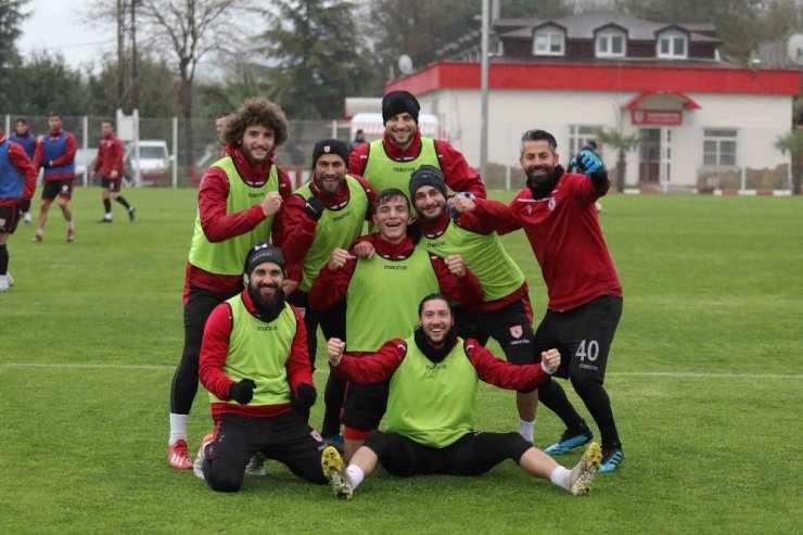 Ertuğrul Sağlam’dan korona yorumu: “Bu maçı kazanmak zorundayız”