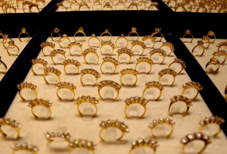 Altına ’korona virüs’ darbesi