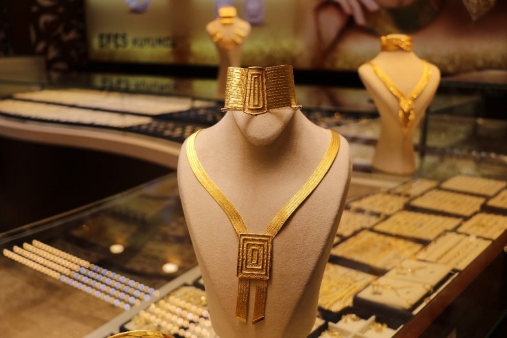 Altına ’korona virüs’ darbesi