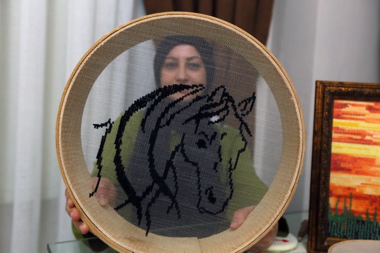 Un eleğini "sanat"a dönüştürdü