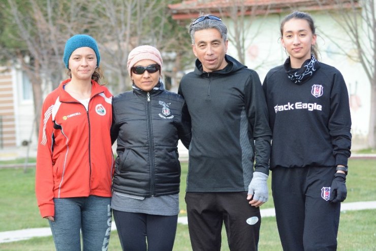 Pistlerin şampiyonu azmetti, spor hekimi olmayı hedefliyor