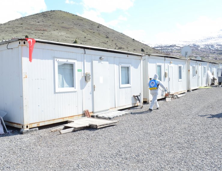 Malatya'da depremzedelerin barındığı konteynerler dezenfekte edildi