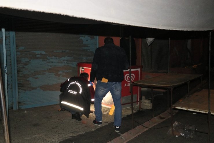 Adana’da pazar yerinde silahlı bıçaklı kavga: 1 ölü, 2 yaralı