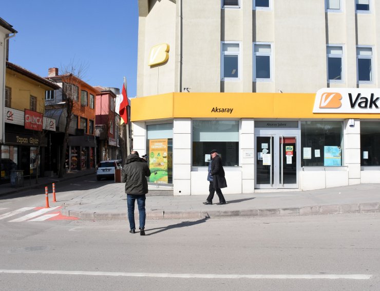 Aksaray'da 65 yaş ve üstündeki bazı vatandaşlar yasak dinlemedi