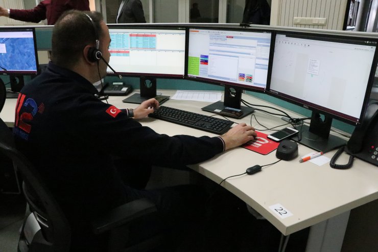 Bolu'da "Vefa Sosyal Destek Grubu" yaşlıların ve hastaların yardımına koşuyor