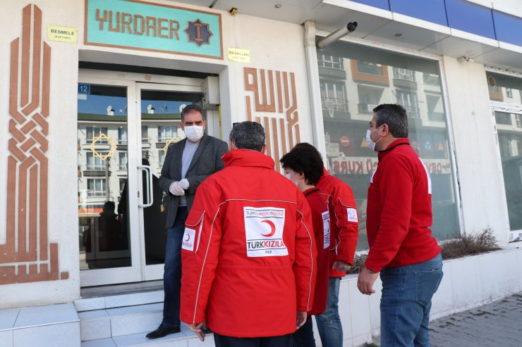 Bolu'da "Vefa Sosyal Destek Grubu" yaşlıların ve hastaların yardımına koşuyor