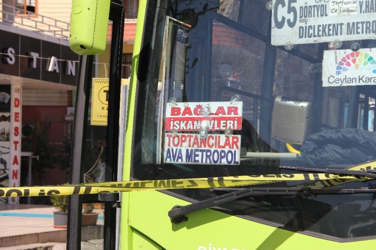 Otobüsten indirip kurşun yağdırdı, kurşunu bitince dipçikle saldırdı