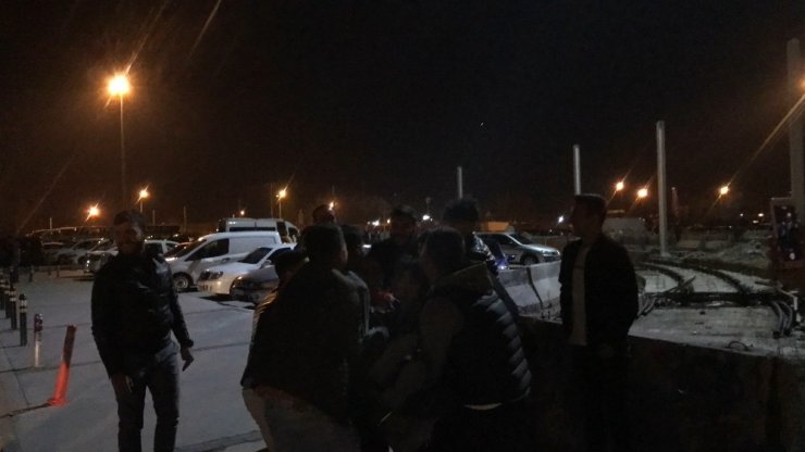 Asker uğurlaması otogar dışında devam etti