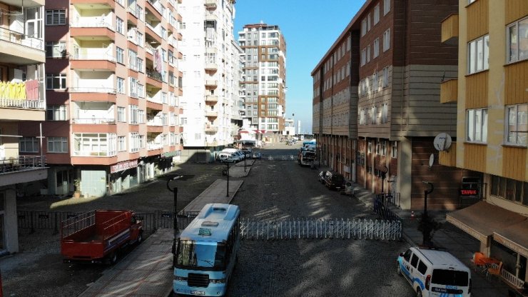 Rize’de tahliye edilen 10 katlı bina havadan görüntülendi