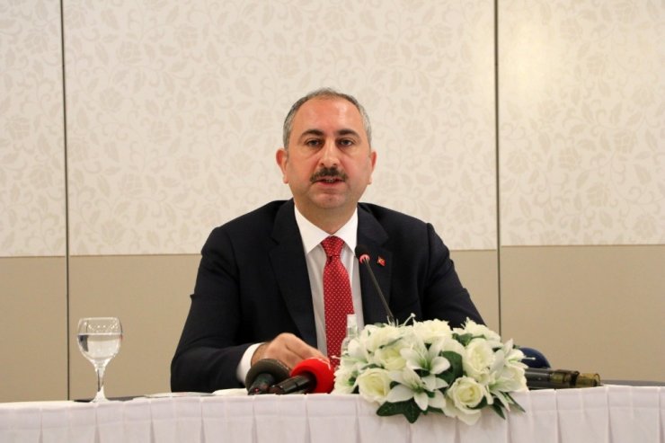 Adalet Bakanı Gül korona virüs salgınına yönelik alınan yeni tedbirleri açıkladı