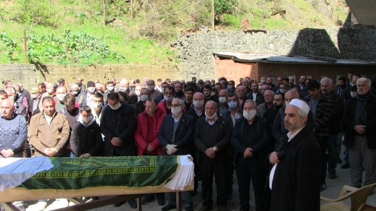 Artvin’de asansöre sıkışan kadın hayatını kaybetti