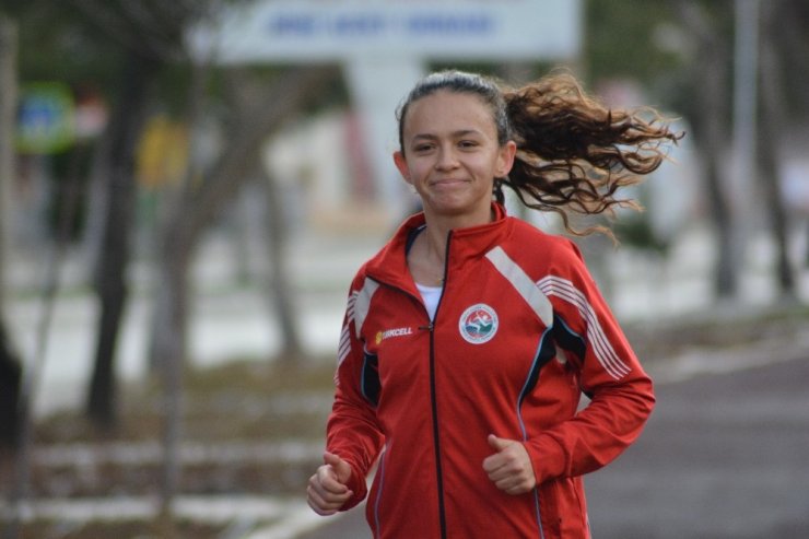 Rüzgarın kızının hedefi olimpiyatlar