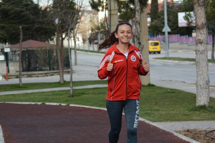 Rüzgarın kızının hedefi olimpiyatlar