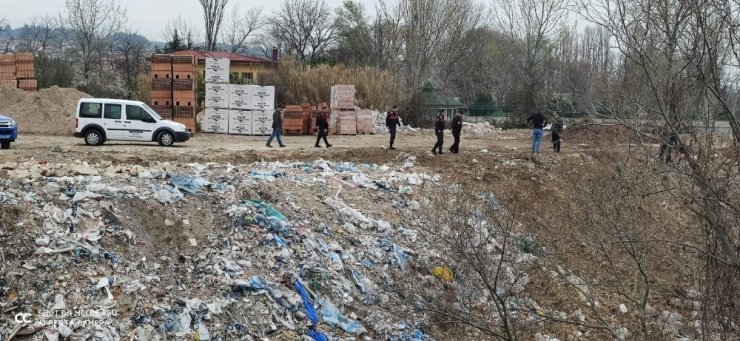 Kaçak moloz döken şirkete 265 bin 467 liralık ceza