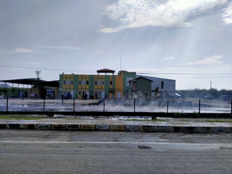 Narenciye paketleme tesisinde yangın