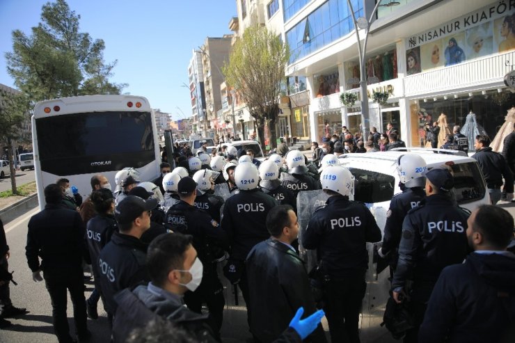 Batman’da kayyum atamasını protesto eden 16 kişi gözaltına alındı
