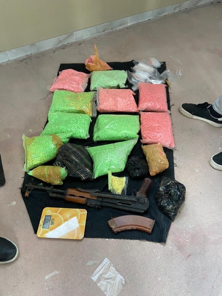 İstanbul’da uyuşturucu hap operasyonu: 60 bin extacy ele geçirildi