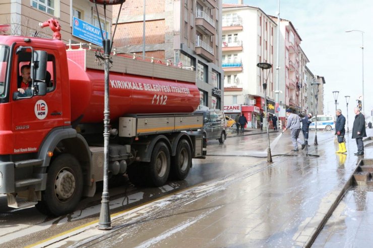Kırıkkale'de koronavirüse karşı dezenfeksiyon devam ediyor