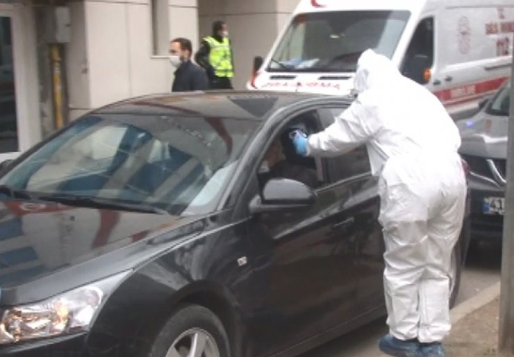Ev karantinasını ihlal eden şahıs, aracı ile gezerken yakalandı