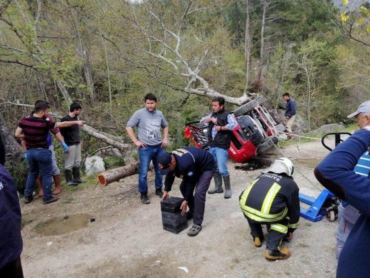 Seydikemer’de devrilen forkliftin operatörü yaralandı