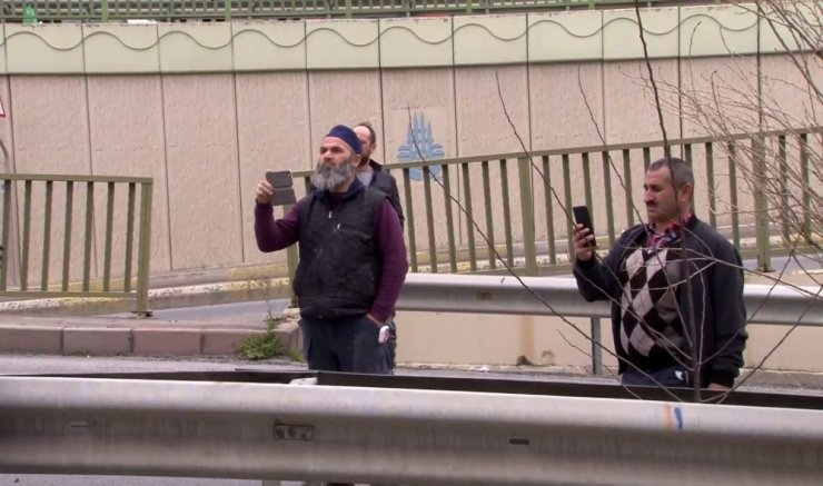 Şoför can, vatandaşlar canlı yayın derdinde