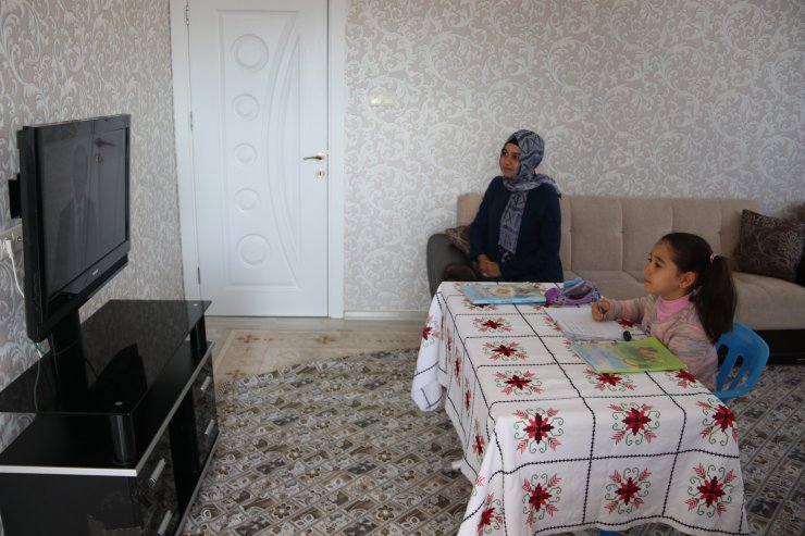 Güneydoğu'da da çocuklar "uzaktan eğitim"e başladı