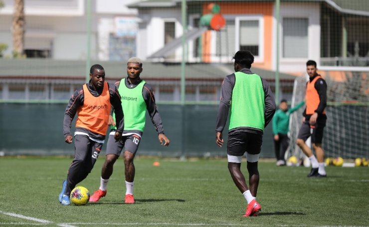 Alanyaspor’dan korona virüs kararı