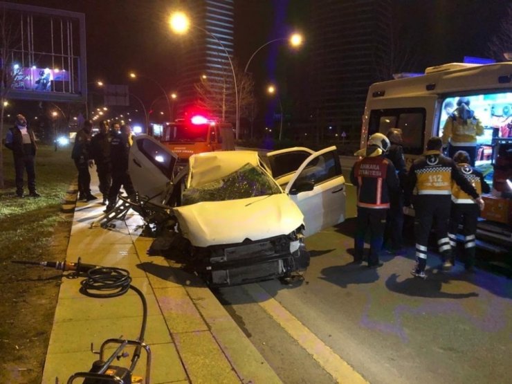 Başkent’te ehliyetsiz sürücü kaza yaptı: 2 yaralı