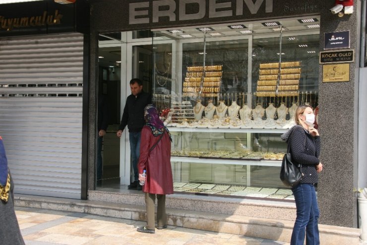 Denizli’deki kuyumcular korona tedbirleri kapsamında kepenk kapatacak