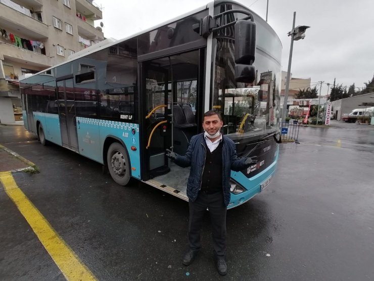 Halk otobüsü şoföründen korona virüs mücadelesinde örnek davranış
