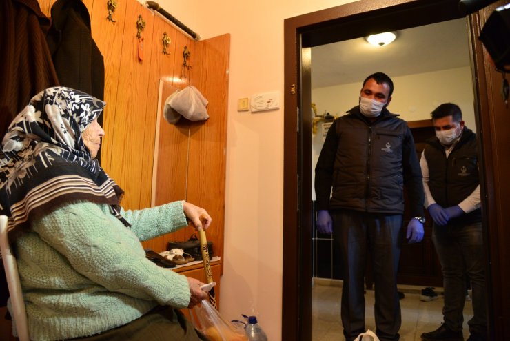 Kahramankazan'da 65 yaş ve üstü vatandaşların ihtiyaçları karşılanıyor