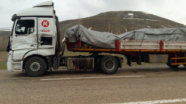 Trafik kazası 2 yaralı