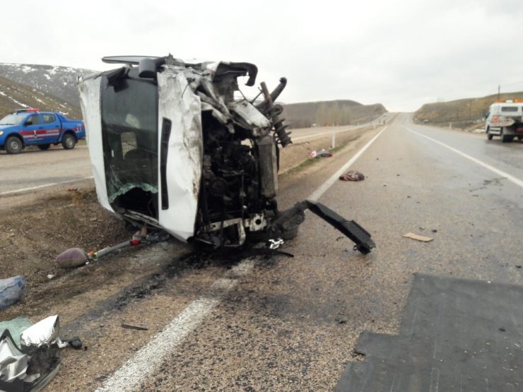 Trafik kazası 2 yaralı