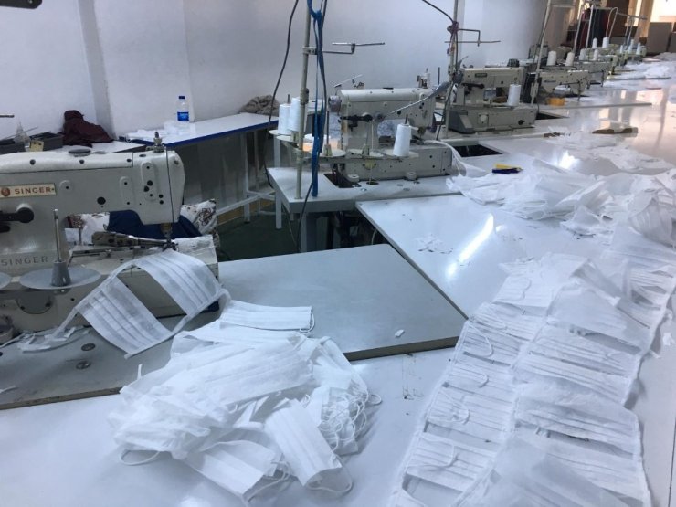 Korona virüs fırsatçılarına baskın: 1 milyon sahte maske ele geçirildi
