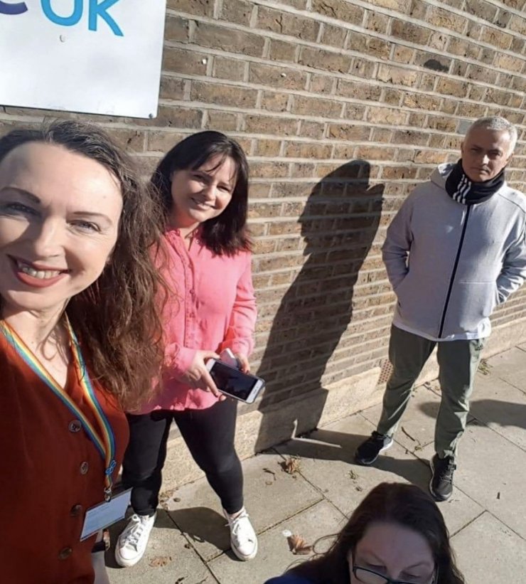 Mourinho, kimsesizlerin yardımına koşuyor