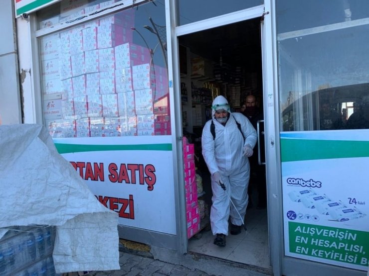 Çaldıran’da yüzlerce iş yeri dezenfekte edildi